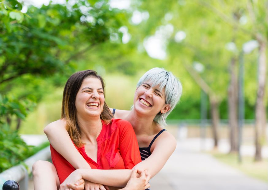 Międzynarodowy Dzień Szczęścia: PIBE Ewolucja Myślenia prezentuje raport o dobrostanie Polaków