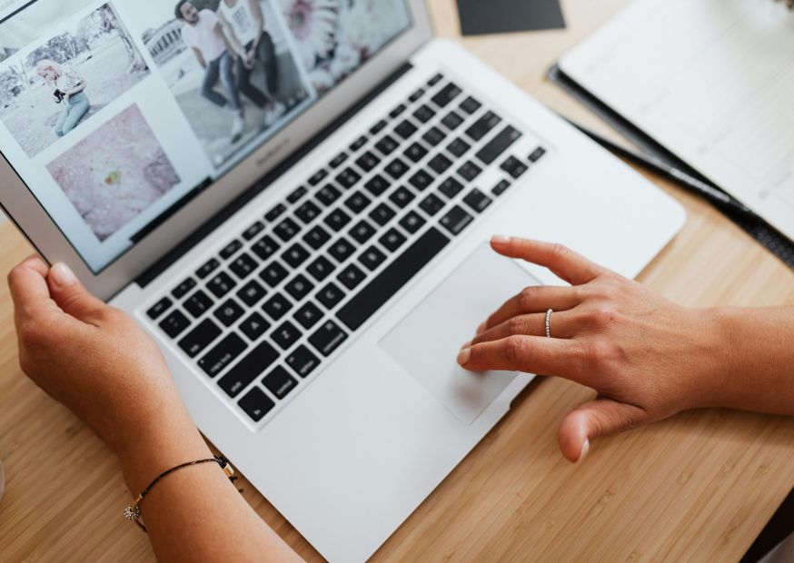 Administratorem danych osobowych w ogłoszeniach publikowanych na stronie WWW jest jej właściciel